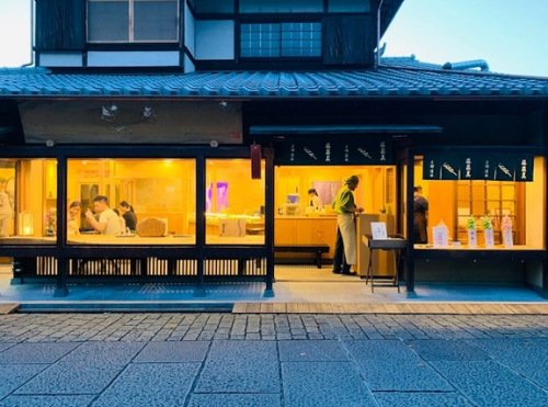 芳月堂の外観